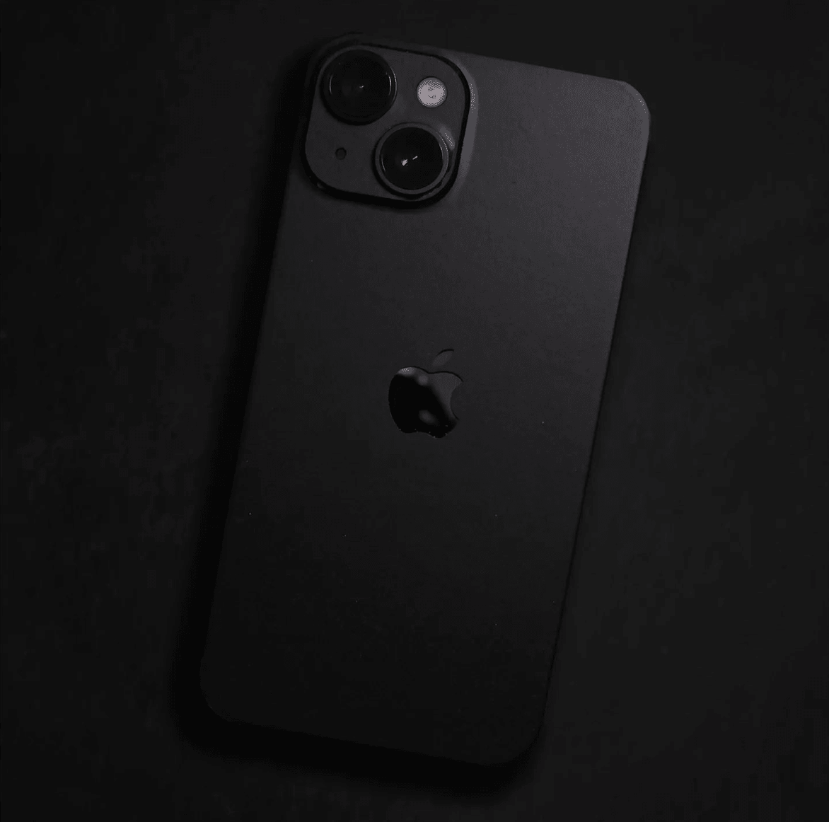 iPhone 15 Skin Matt Schwarz - TF Skins UG