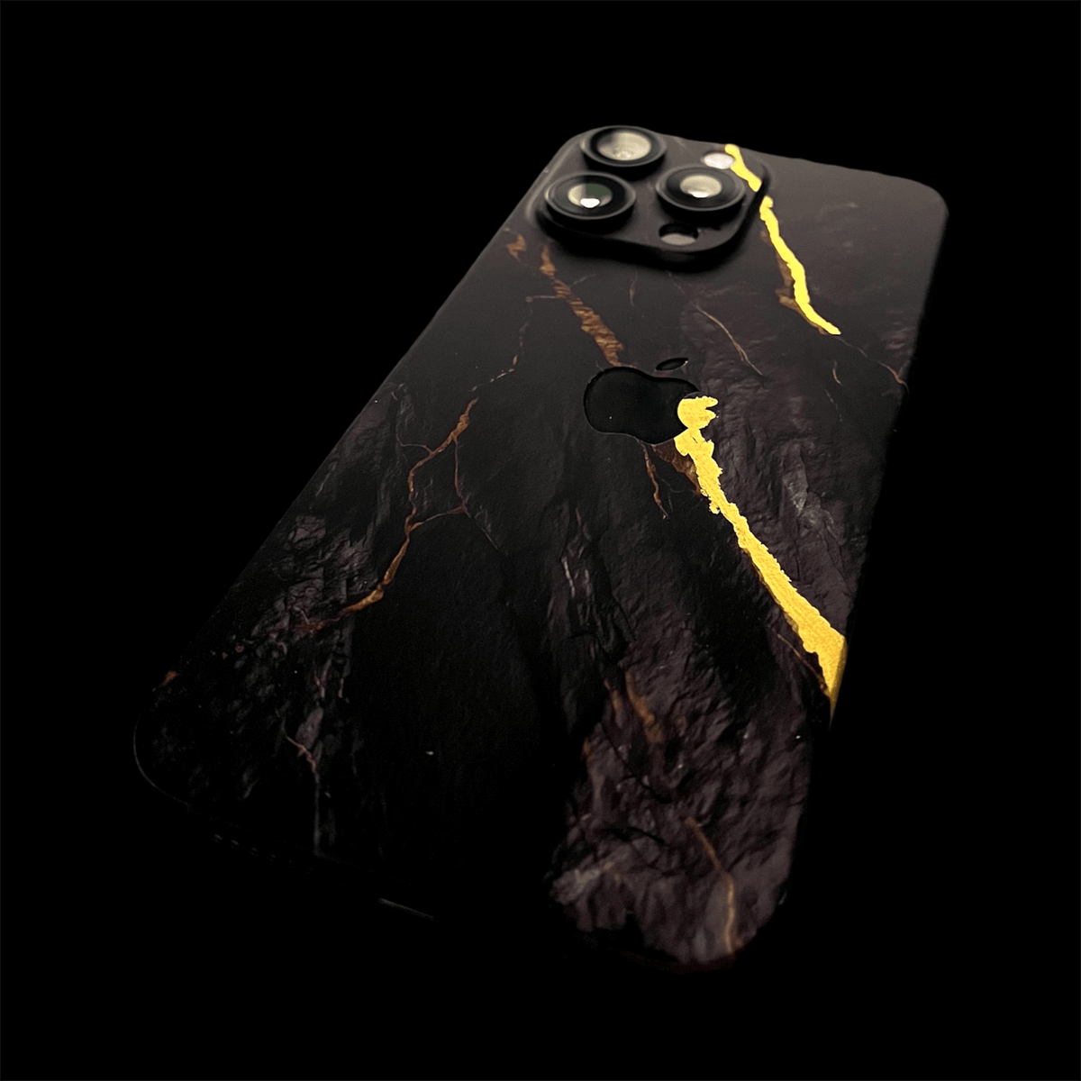 iPhone 16 Pro Max Skin mit 24K Gold Mine - TF Skins UG